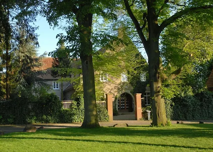 Haus Keppelborg: Zi Antonia Mit Kirchplatzblick *