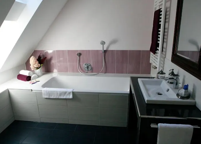 Haus Keppelborg: Zi Antonia Mit Kirchplatzblick * Heek